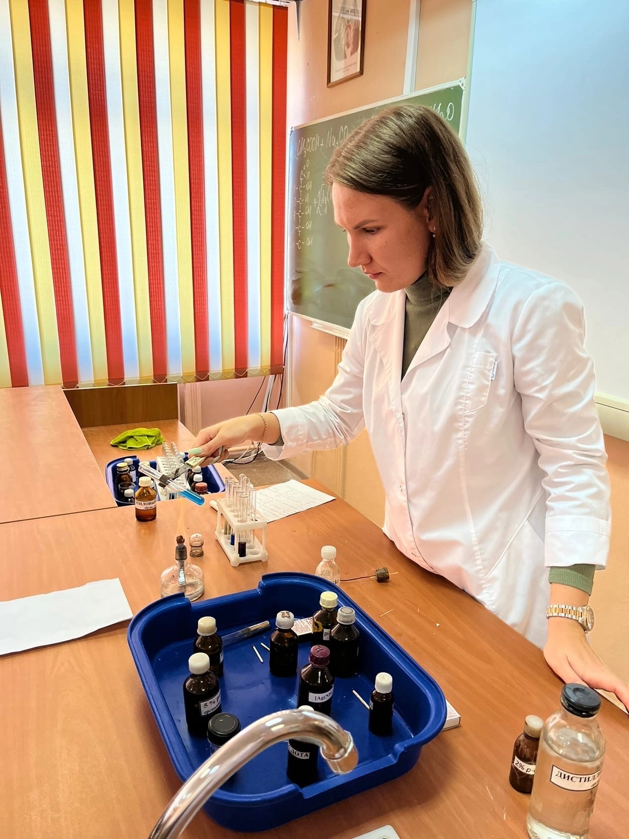 20 сентября в МБОУ СОШ № 77 прошло профориентационное мероприятие Удивительная химия